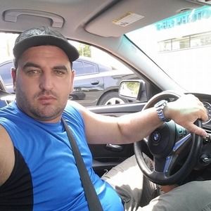 Meet your Posher, Lazaro